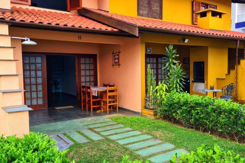 Apartment 100mts Da Com Churrasqueira, Piscina E Wi-fi