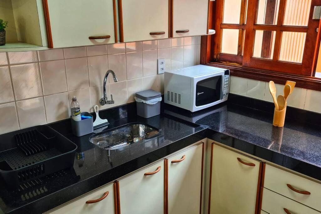 Apartment 100mts Da Com Churrasqueira, Piscina E Wi-fi