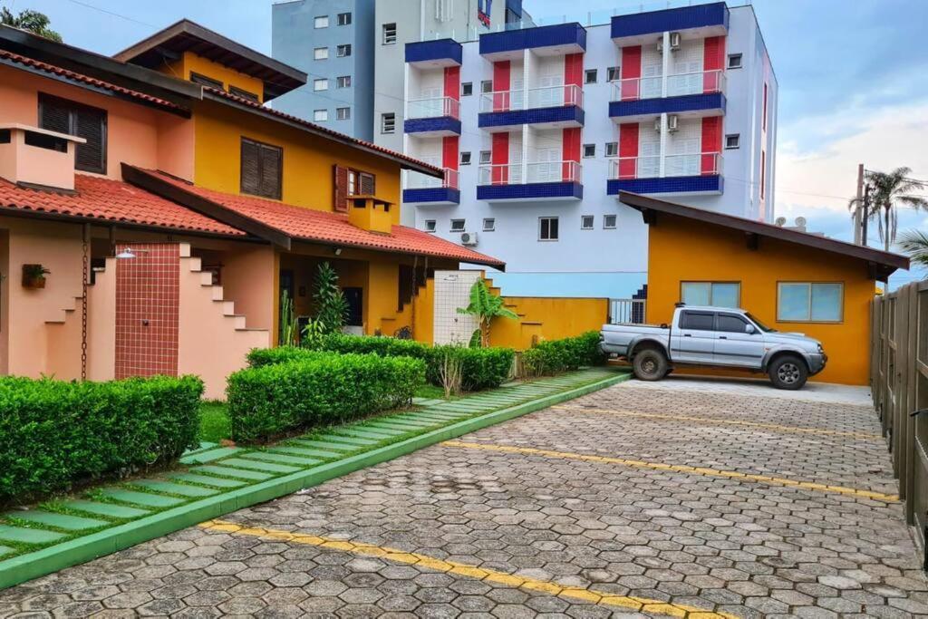 Apartment 100mts Da Com Churrasqueira, Piscina E Wi-fi *