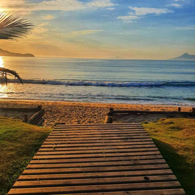 100mts Da Com Churrasqueira, Piscina E Wi-fi * Caraguatatuba